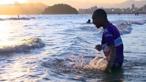 Santos (SP) inaugura primeira escola pública de surf para pessoas com deficiência